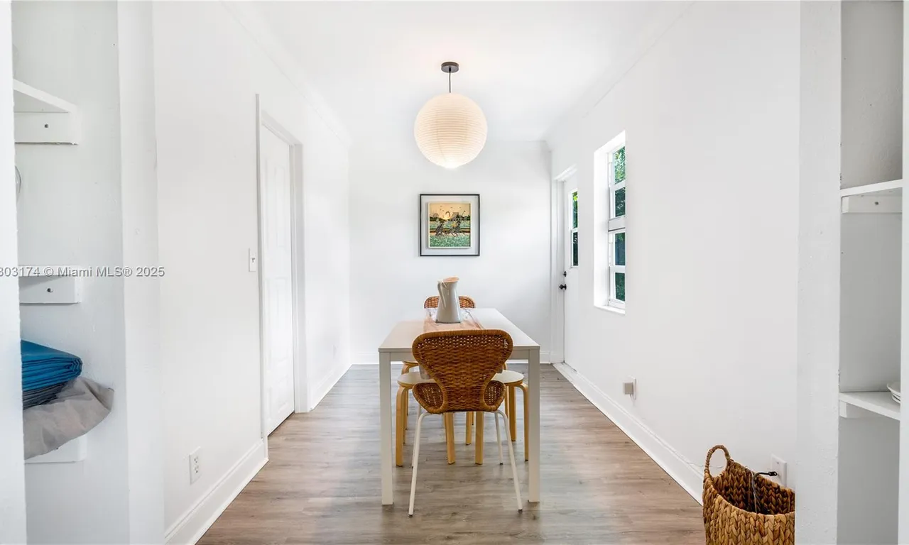 516 Puritan Rd, West Palm Beach FL 33405