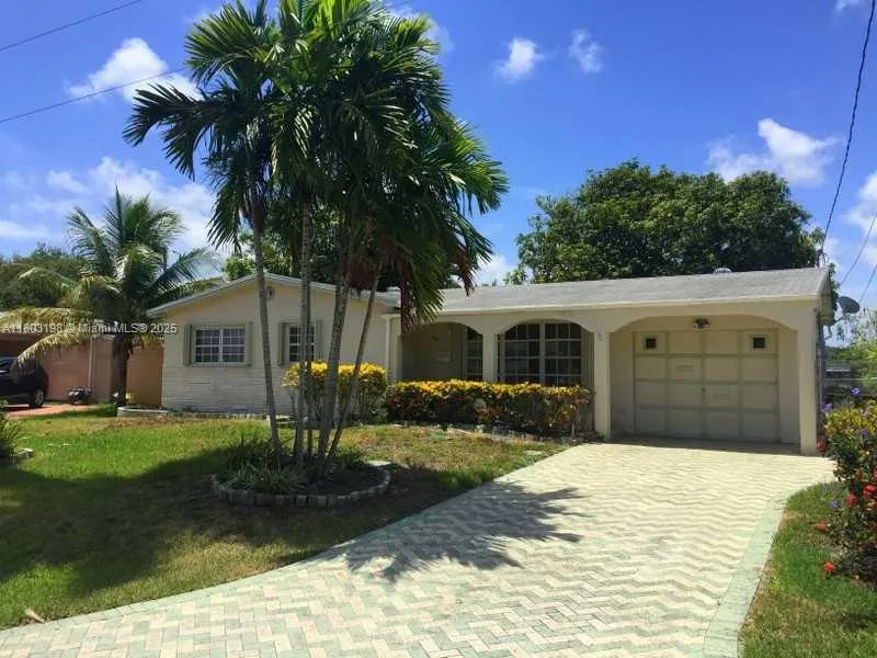 705 SW 2nd Ct, Hallandale Beach FL 33009