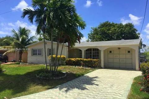 705 SW 2nd Ct, Hallandale Beach FL 33009