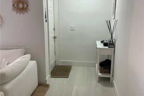 705 SW 2nd Ct, Hallandale Beach FL 33009