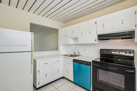 3774 Inverrary Blvd # 203P, Lauderhill FL 33319