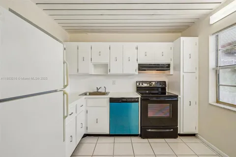 3774 Inverrary Blvd # 203P, Lauderhill FL 33319