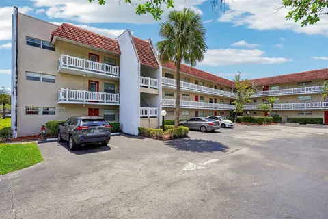 3774 Inverrary Blvd # 203P, Lauderhill FL 33319