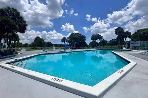 7081 Environ Blvd # 243, Lauderhill FL 33319