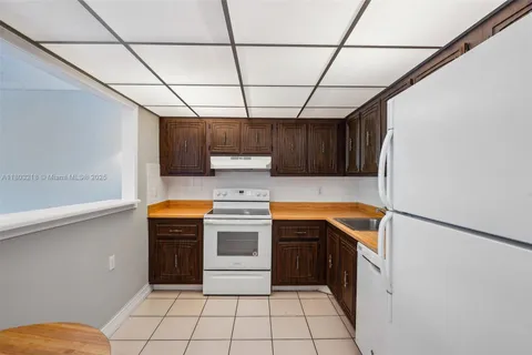 7081 Environ Blvd # 243, Lauderhill FL 33319