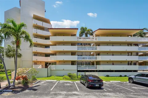7081 Environ Blvd # 243, Lauderhill FL 33319