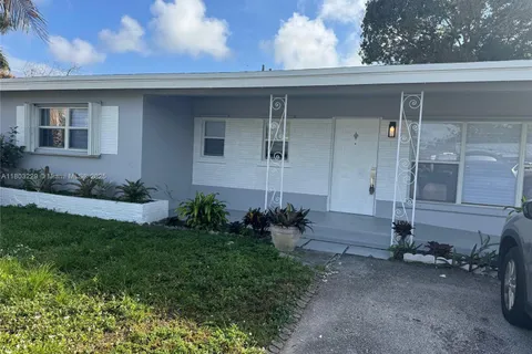 770 NW 38th St, Oakland Park FL 33309