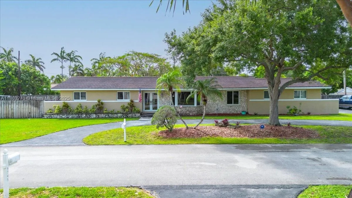 9750 SW 143rd Dr, Miami FL 33176