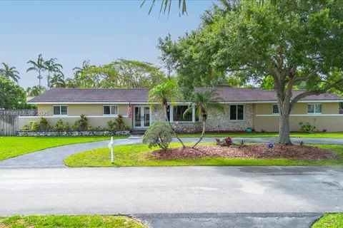 9750 SW 143rd Dr, Miami FL 33176
