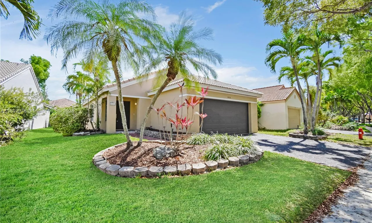 4454 Mahogany Ridge Dr, Weston FL 33331