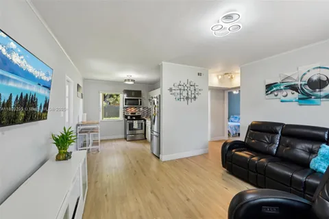 6309 Cleveland St, Hollywood FL 33024