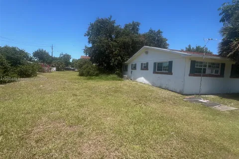 16300 NW 44th Ct, Miami Gardens FL 33054