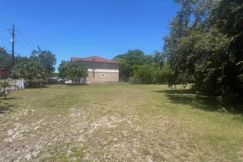 16300 NW 44th Ct, Miami Gardens FL 33054