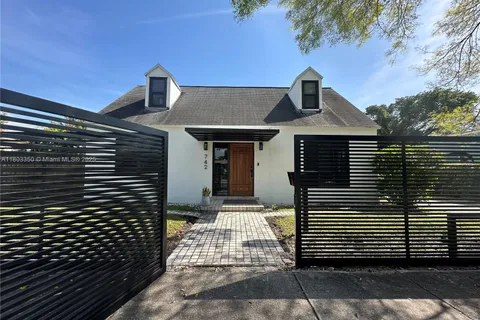 742 NW 50th St, Miami FL 33127