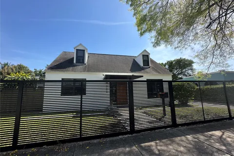 742 NW 50th St, Miami FL 33127