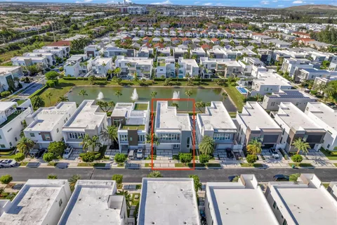 10553 NW 67th Ter, Doral FL 33178