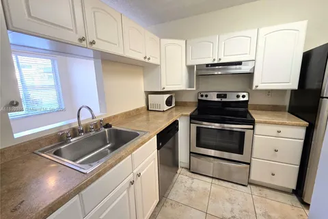 16104 Glenmoor Dr # 16104, West Palm Beach FL 33409