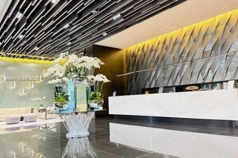 851 NE 1st Ave # 3700, Miami FL 33132