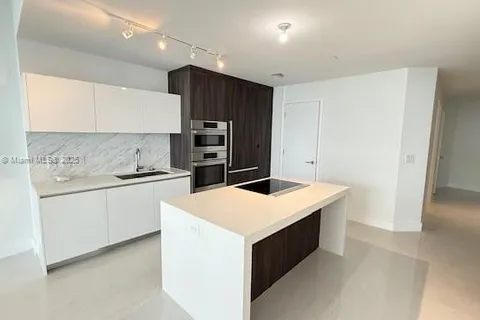 851 NE 1st Ave # 3700, Miami FL 33132