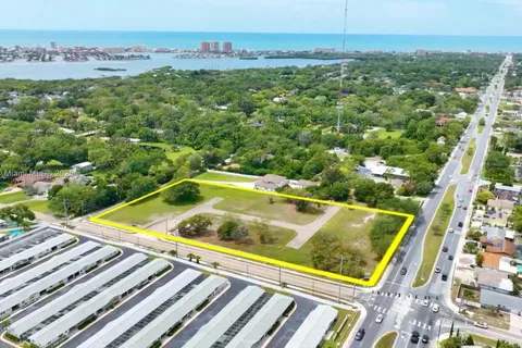 12512 Park Blvd, Seminole FL 33776