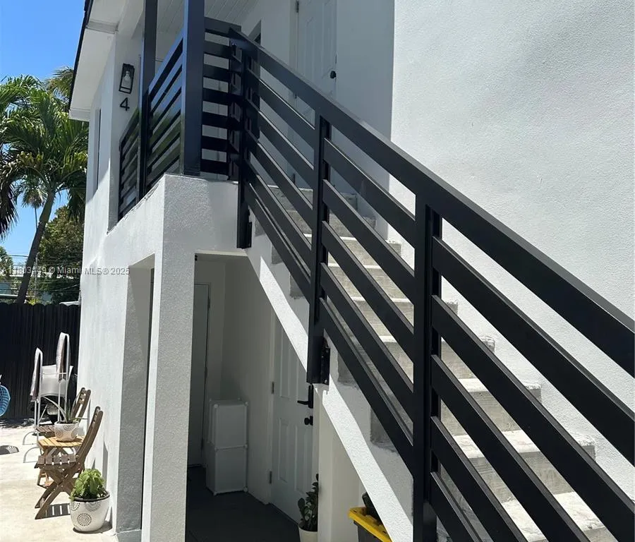 638 SW 21st Ave # 3, Miami FL 33135