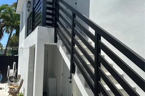 638 SW 21st Ave # 3, Miami FL 33135