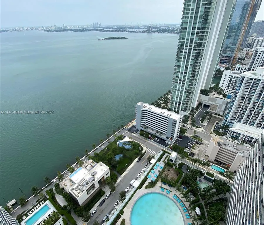 650 NE 32nd St # 3704, Miami FL 33137