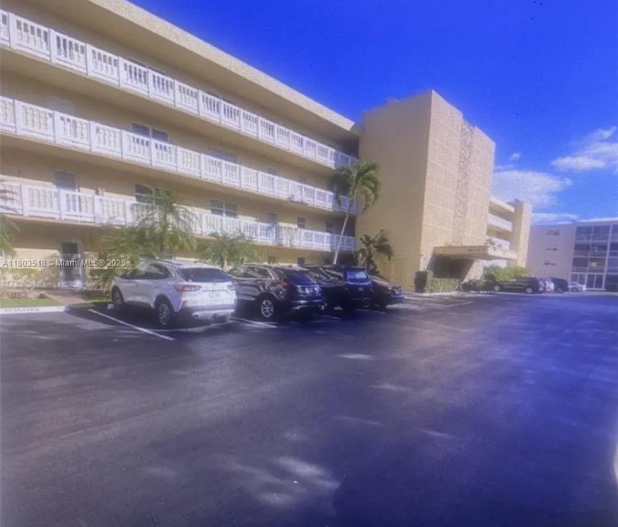 415 SE 11th Ter # 201, Dania Beach FL 33004