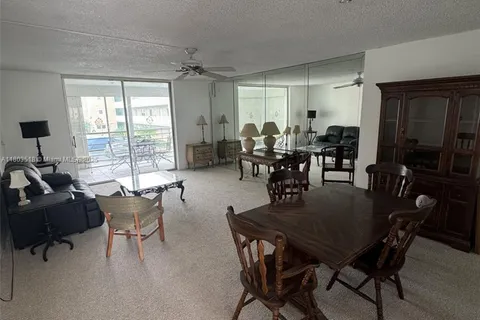 415 SE 11th Ter # 201, Dania Beach FL 33004