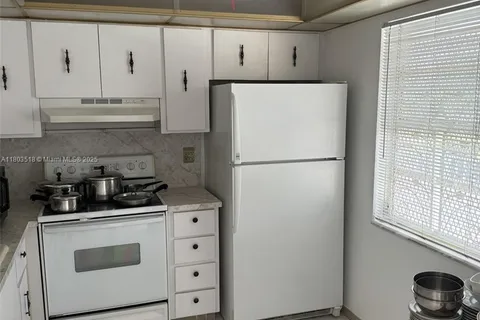 415 SE 11th Ter # 201, Dania Beach FL 33004