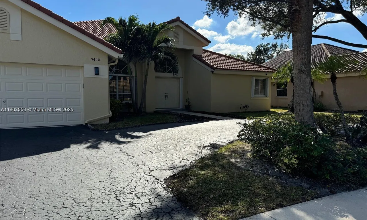 7440 NW 65th Ln, Parkland FL 33067