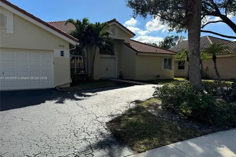 7440 NW 65th Ln, Parkland FL 33067