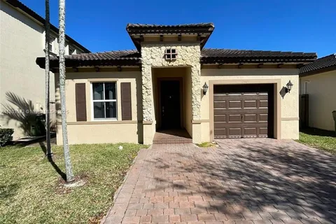 2401 NE 4th St, Homestead FL 33033