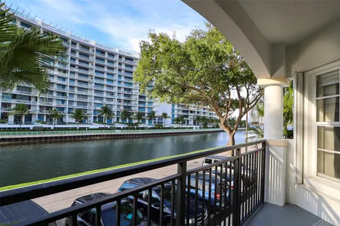 3245 NE 184th St # 13203, Aventura FL 33160