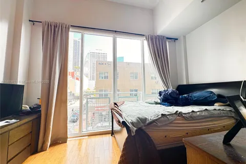 253 NE 2nd St # 219, Miami FL 33132