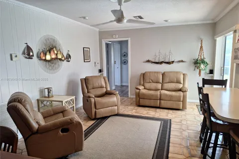 1101 SW 75th Ter, Plantation FL 33317