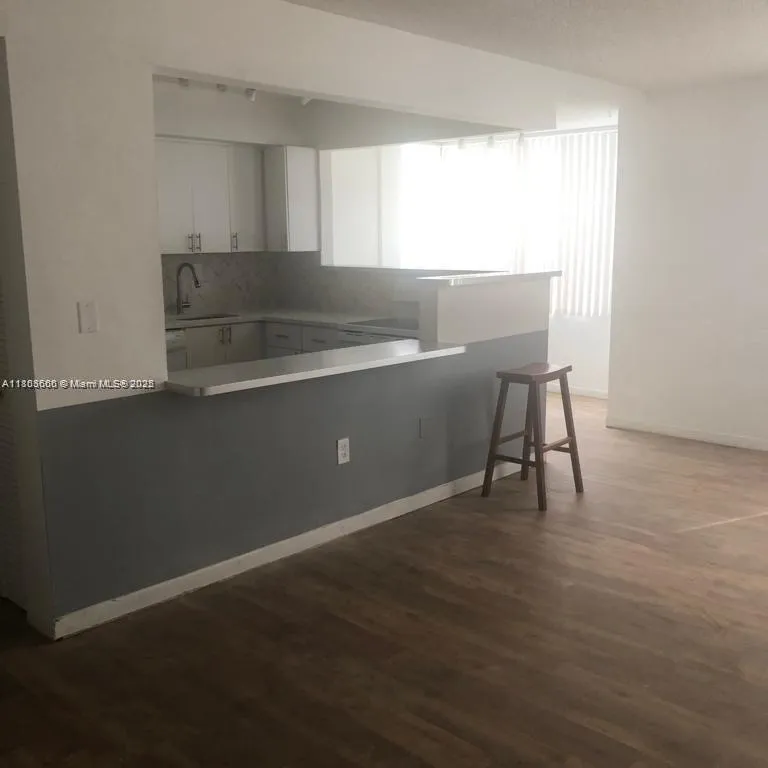 250 180th Dr # 108, Sunny Isles Beach FL 33160