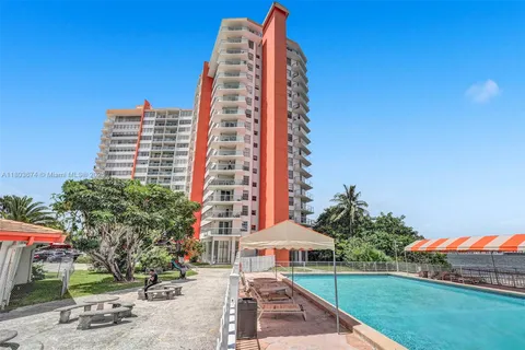 1301 NE Miami Gardens Dr # 403W, Miami FL 33179