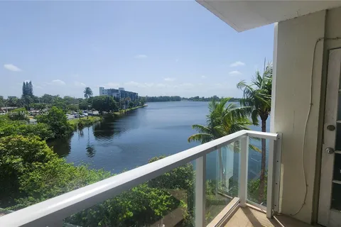 1301 NE Miami Gardens Dr # 403W, Miami FL 33179