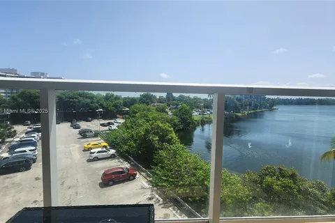 1301 NE Miami Gardens Dr # 403W, Miami FL 33179