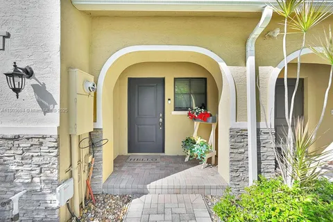 357 NE 194th Ter, Miami FL 33179