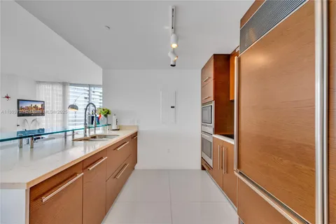 465 Brickell Ave # 4702, Miami FL 33131