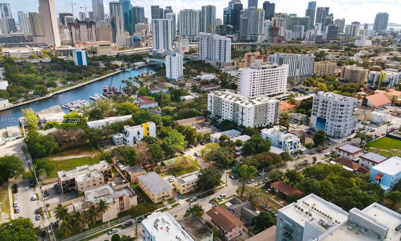 212 NW 7th Ave, Miami FL 33128