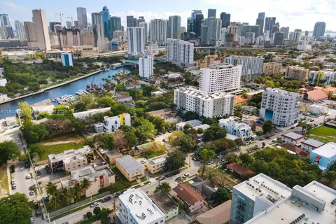 212 NW 7th Ave, Miami FL 33128
