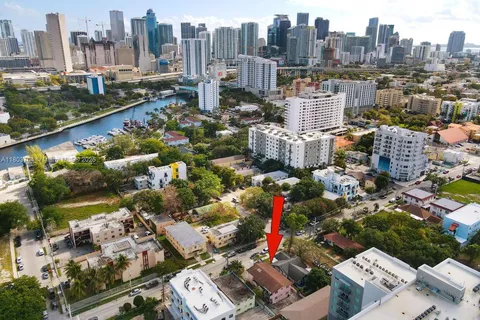 212 NW 7th Ave, Miami FL 33128