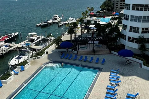 801 Brickell Bay Dr # 667, Miami FL 33131