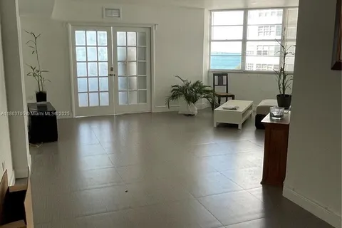 801 Brickell Bay Dr # 667, Miami FL 33131