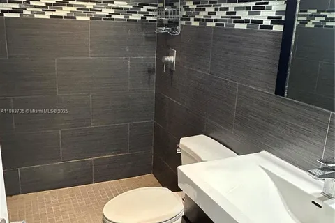 801 Brickell Bay Dr # 667, Miami FL 33131