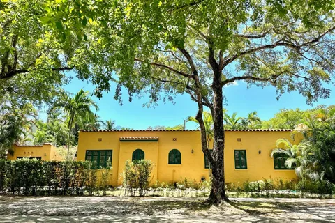 1103 Genoa St, Coral Gables FL 33134