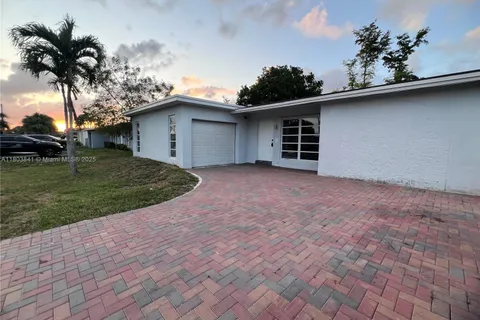 11431 NW 35th St, Sunrise FL 33323